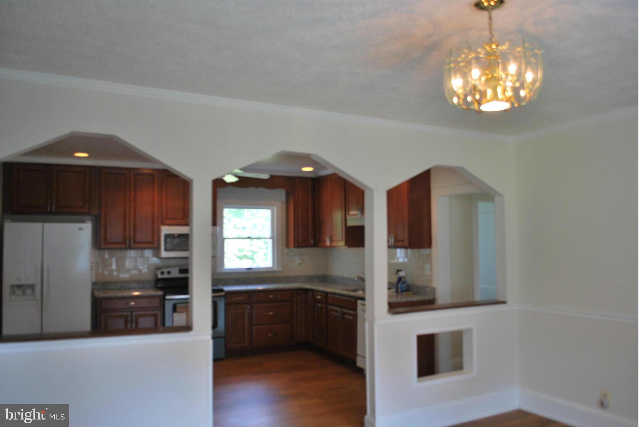 22615 Ridge Road Germantown, MD 20876 - Photo 5 of 28 Kitchen