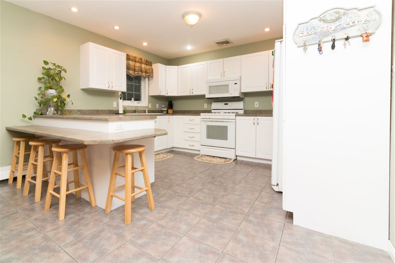 8 Plower Road Pelham, NH 03076 - Photo 6 of 26 Gallery Image 6