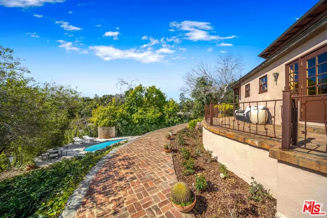 $6,500,000 | 1277 Leona Drive, Beverly Hills, CA 90210