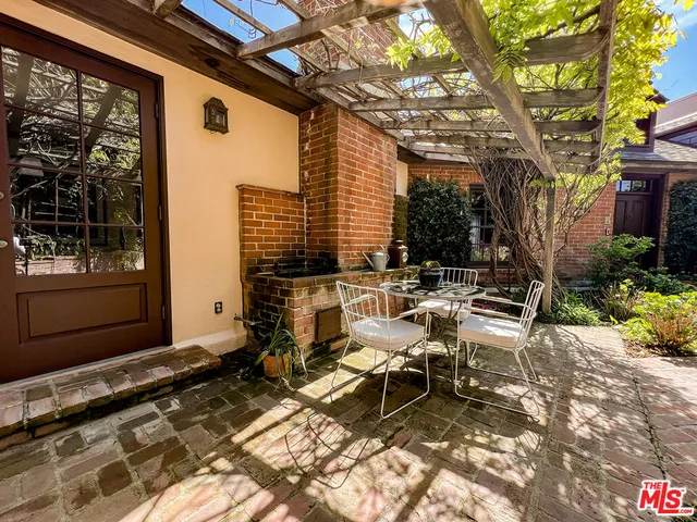 $6,500,000 | 1277 Leona Drive, Beverly Hills, CA 90210