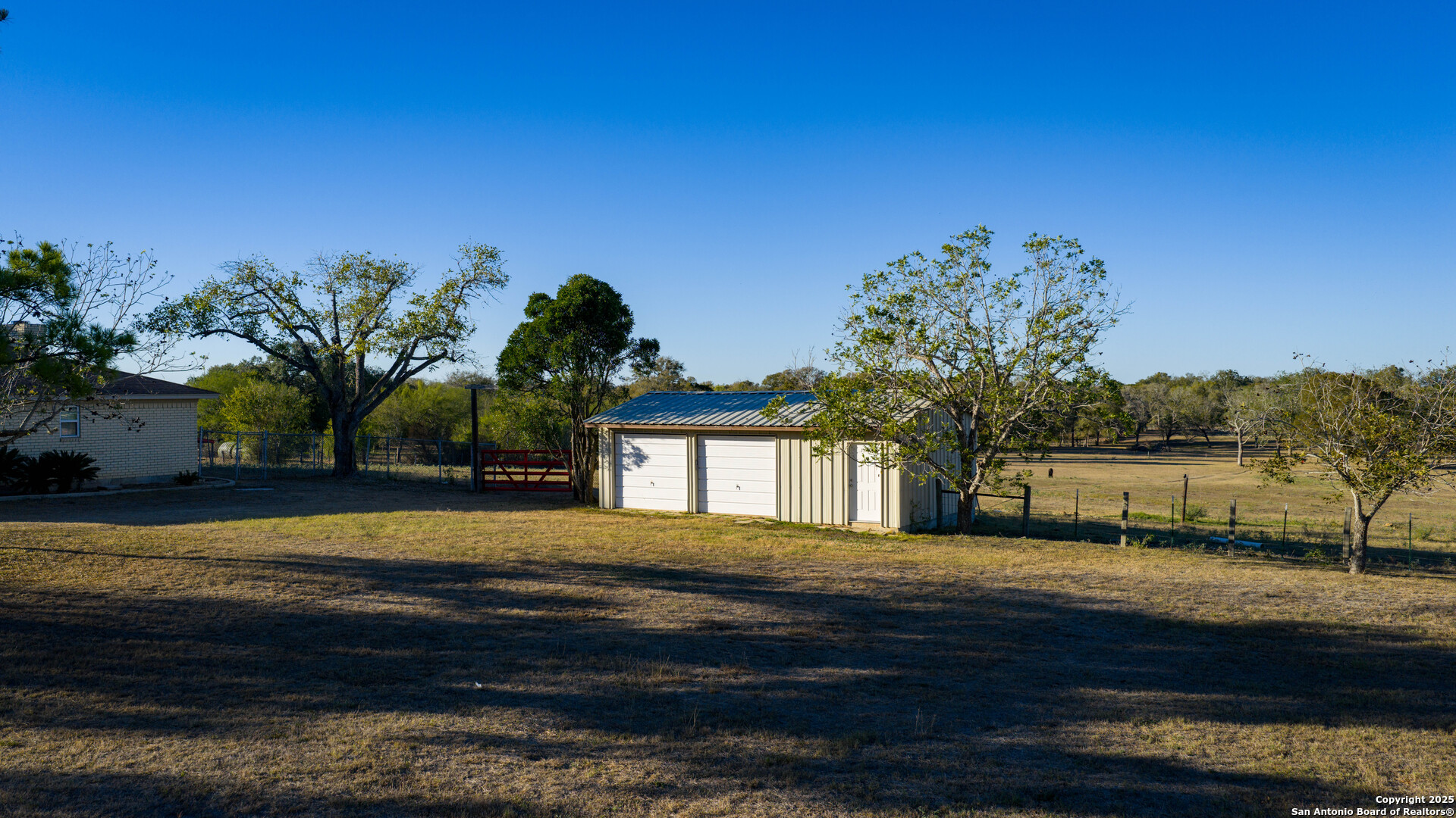 380 Clinton Road Cuero, TX 77954 - Photo 18 of 49