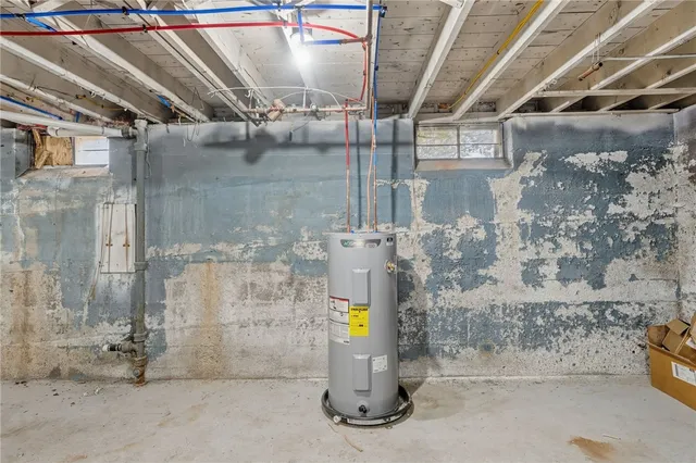 $3,200 | 259 High Service Avenue, North Providence, RI 02904