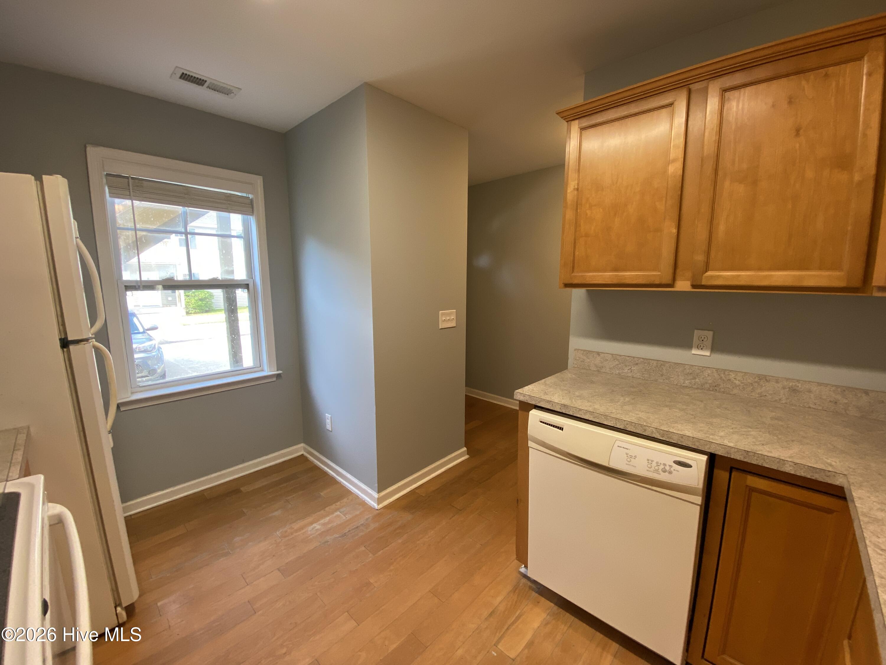 5132 Greenville Loop Road, Unit B Wilmington, NC 28409 - Photo 8 of 37