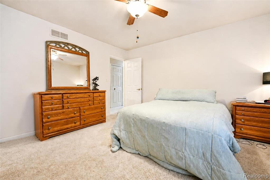 41768 Hanford Road Canton, MI 48187 - Photo 14 of 28