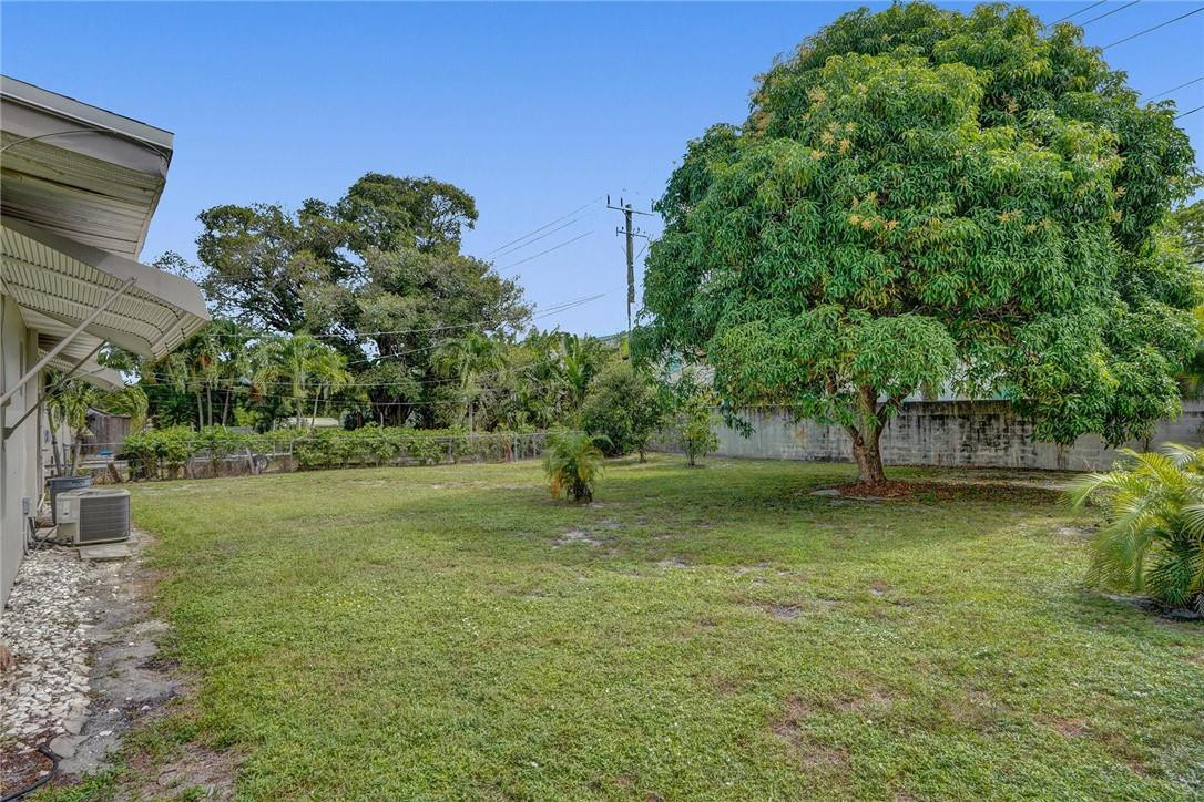 2232 Northwest 3rd Avenue Boca Raton, FL 33431 - Photo 24 of 31 Back yard