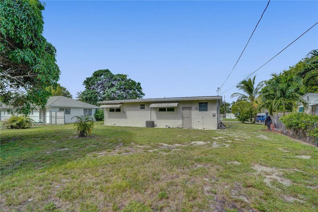 2232 Northwest 3rd Avenue Boca Raton, FL 33431 - Photo 28 of 31 Back yard