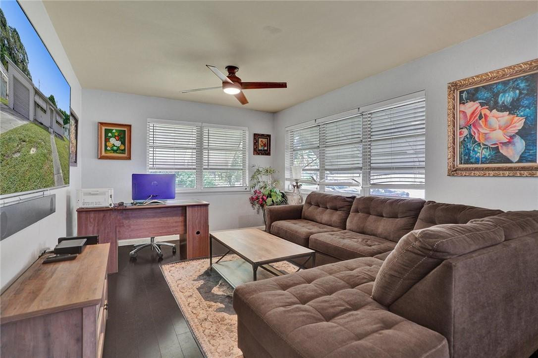 2232 Northwest 3rd Avenue Boca Raton, FL 33431 - Photo 10 of 31 Living Room