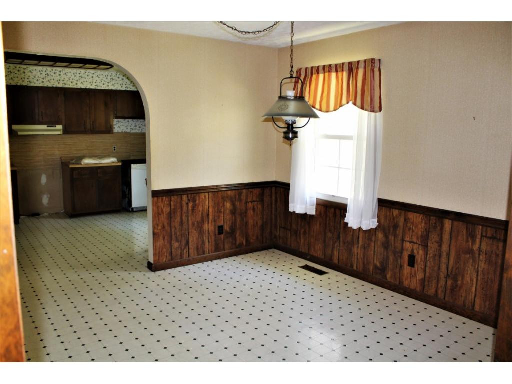 392 Covenant Church Road Jonesville, VA 24263 - Photo 15 of 34 Dining Room