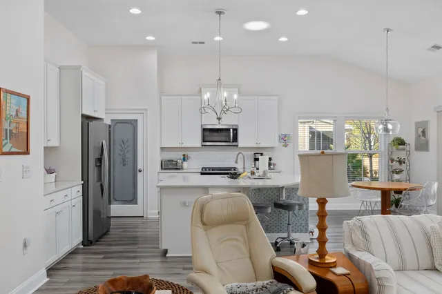 $584,900 | 1704 Edgewood Drive, Myrtle Beach, SC 29577