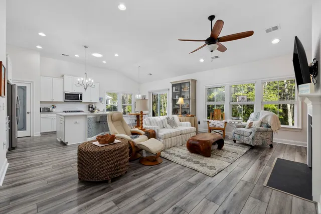 $584,900 | 1704 Edgewood Drive, Myrtle Beach, SC 29577