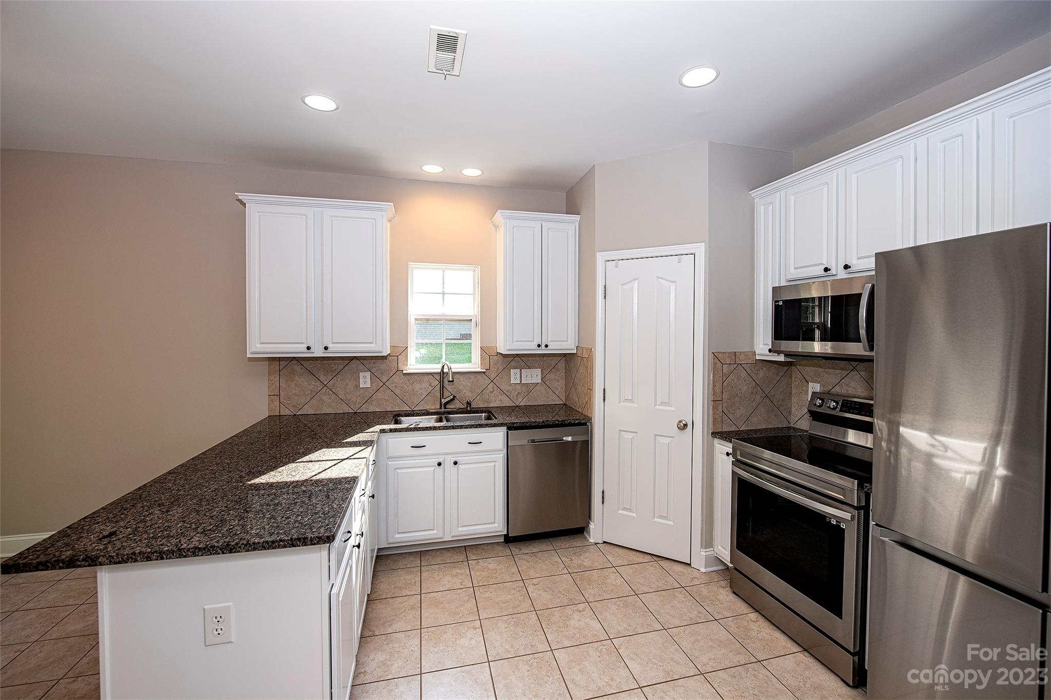 15438 Logan Grove Road Charlotte, NC 28227 - Photo 17 of 40 Gallery Image 17