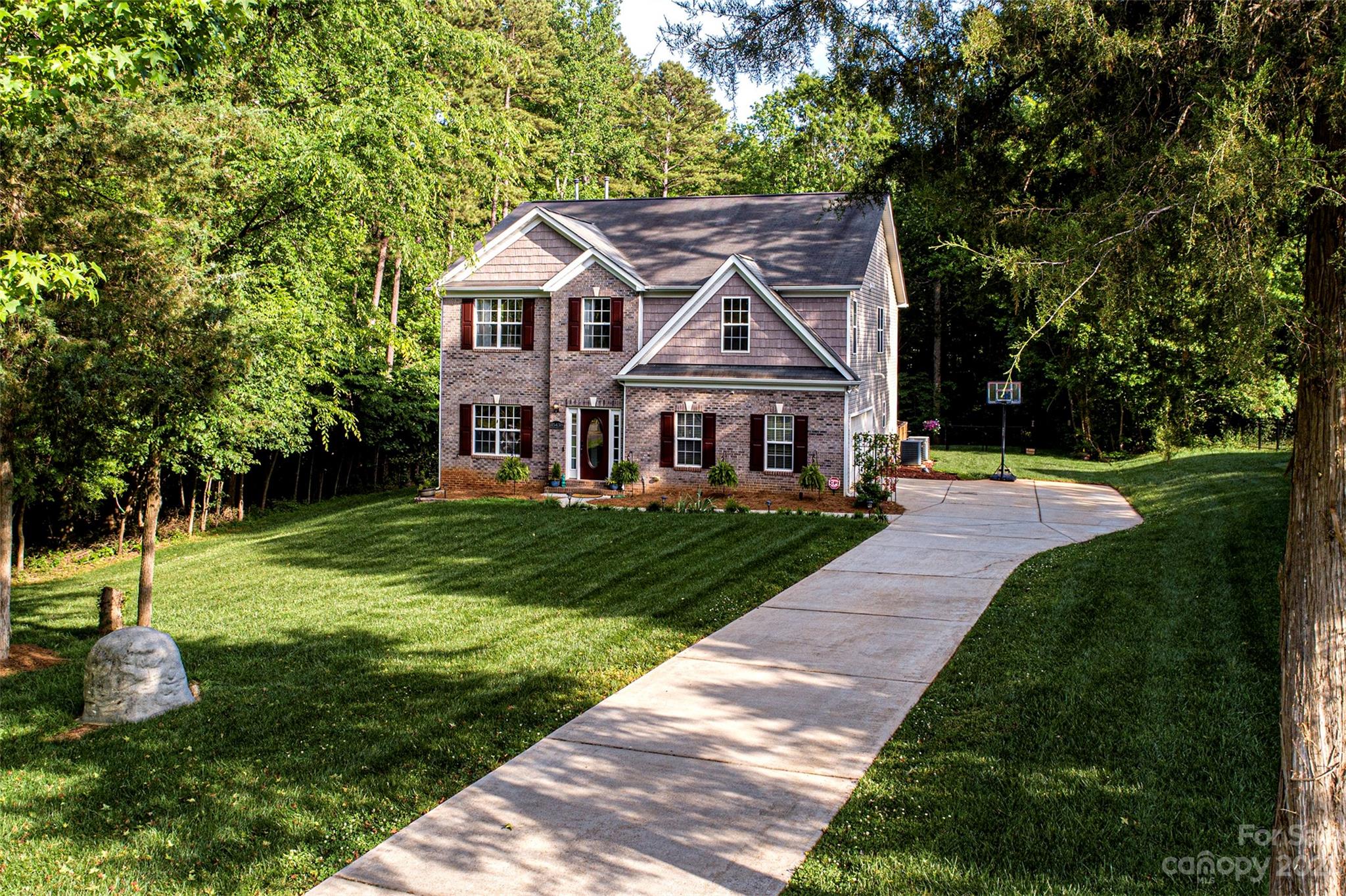 15438 Logan Grove Road Charlotte, NC 28227 - Photo 3 of 40 Gallery Image 3