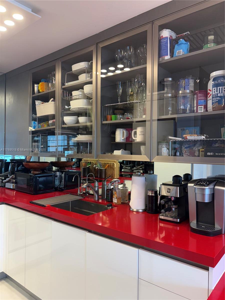 100 Lincoln Road, Unit 1128 Miami Beach, FL 33139 - Photo 11 of 26