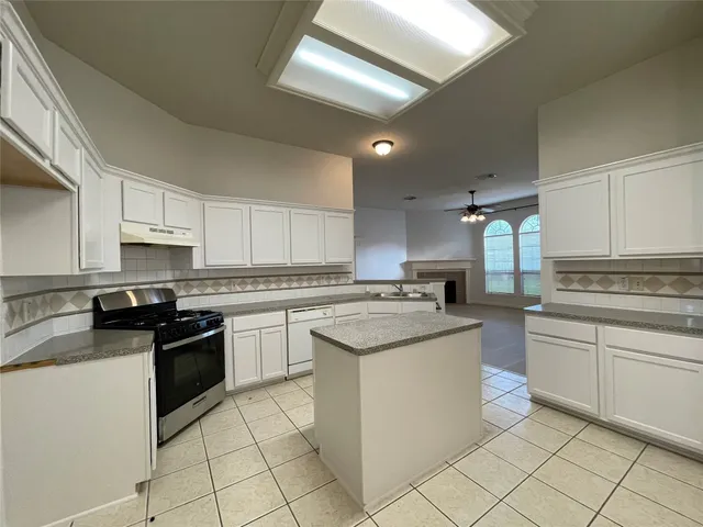 $2,150 | 5822 Carta Valley Lane, Richmond, TX 77469