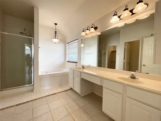 $2,150 | 5822 Carta Valley Lane, Richmond, TX 77469