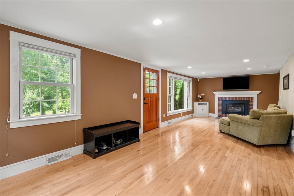 1144 State Road Plymouth, MA 02360 - Photo 11 of 36 Gallery Image 11