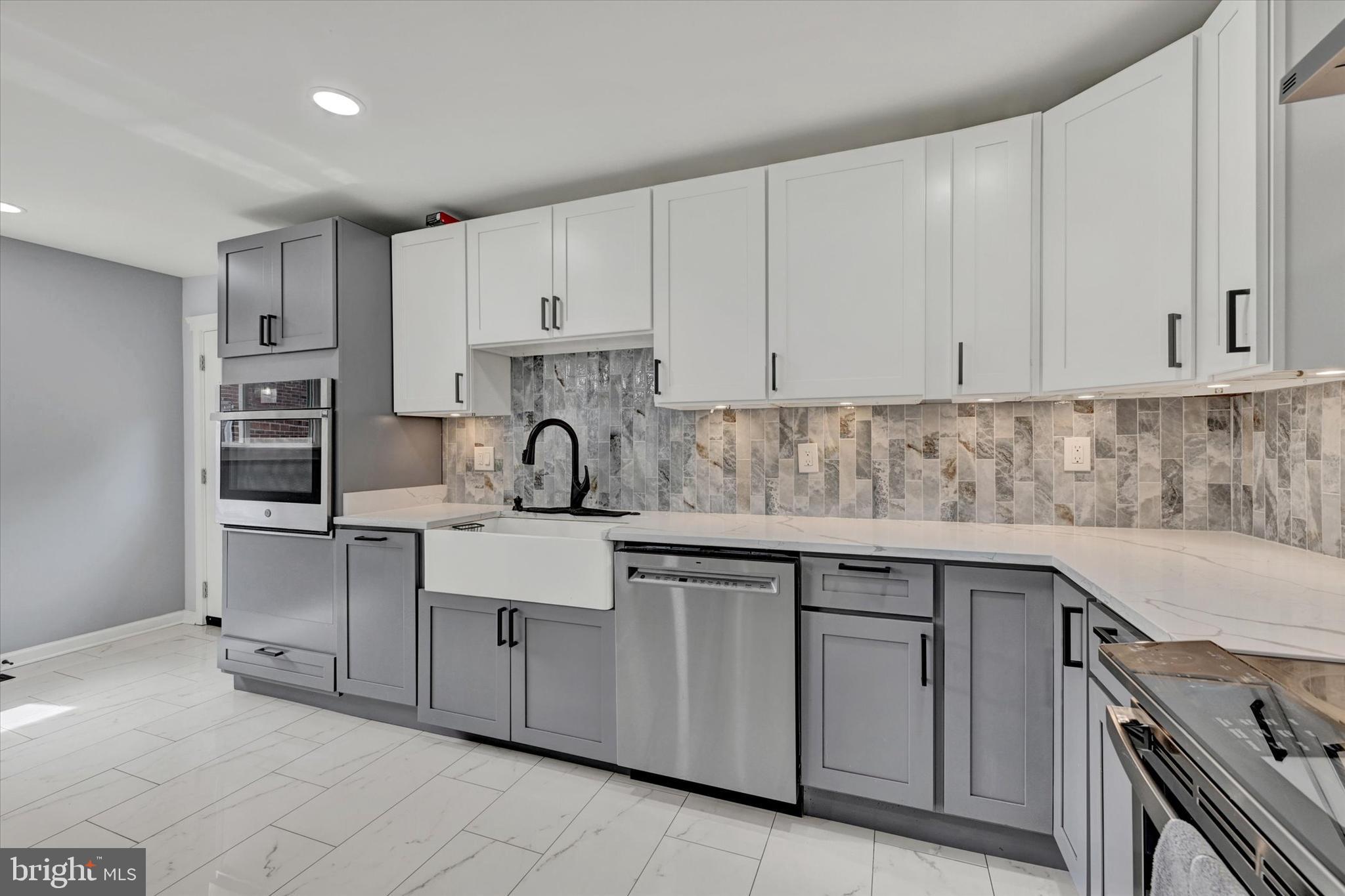 1806 Middleborough Road Baltimore, MD 21221 - Photo 3 of 16
