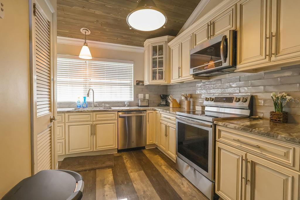 11001 Southeast Sunset Harbor Road, Unit B10 Summerfield, FL 34491 - Photo 7 of 27