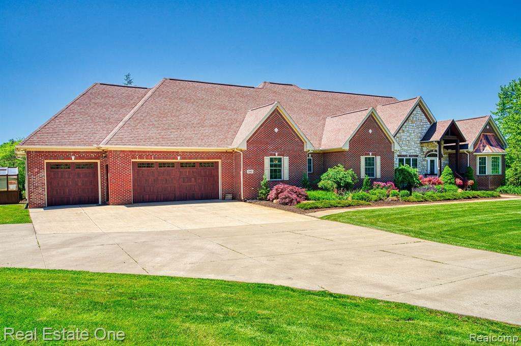 2482 South Latson Road Howell, MI 48843 - Photo 3 of 87