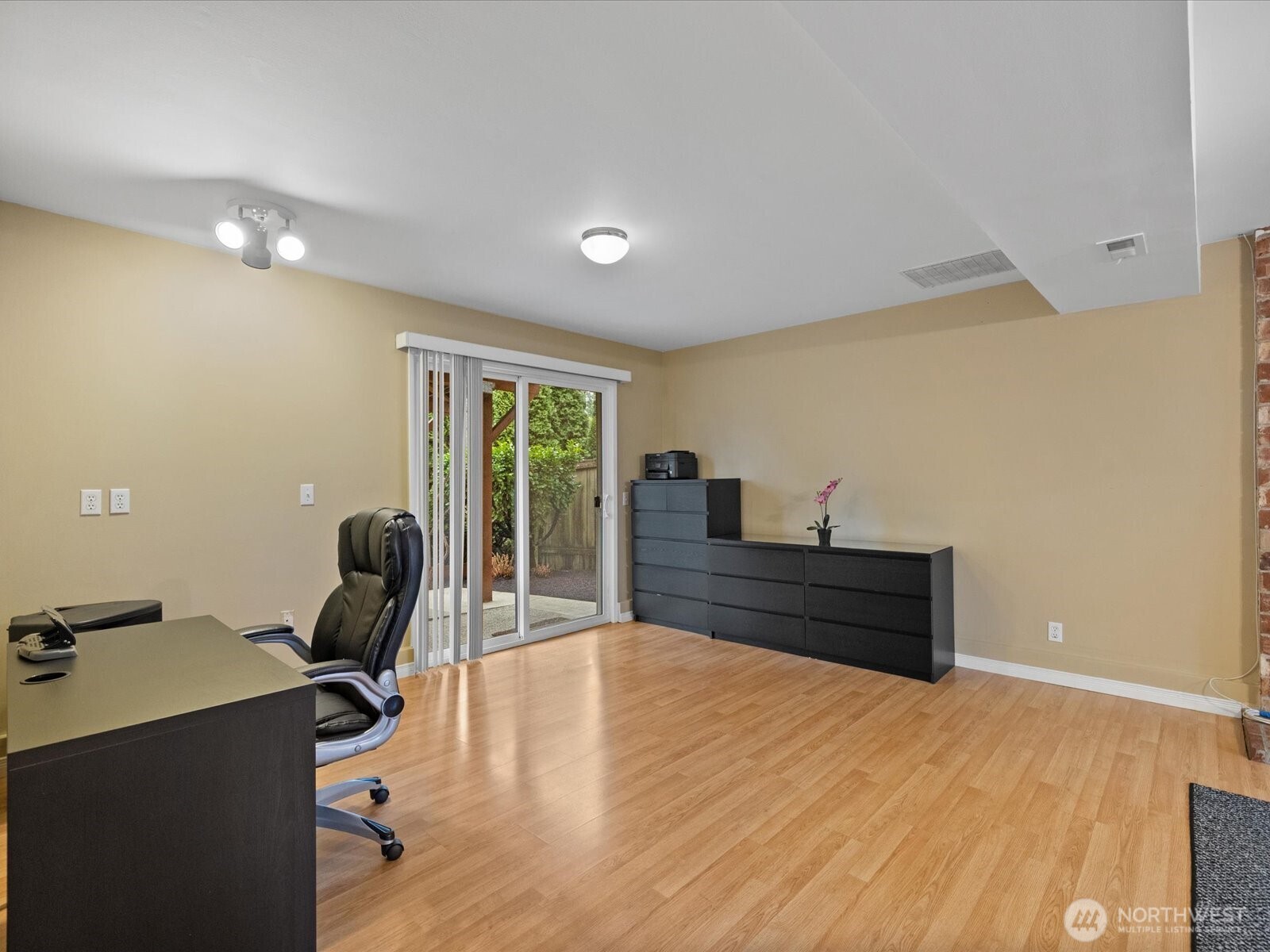 22427 82nd Avenue West Edmonds, WA 98026 - Photo 24 of 29