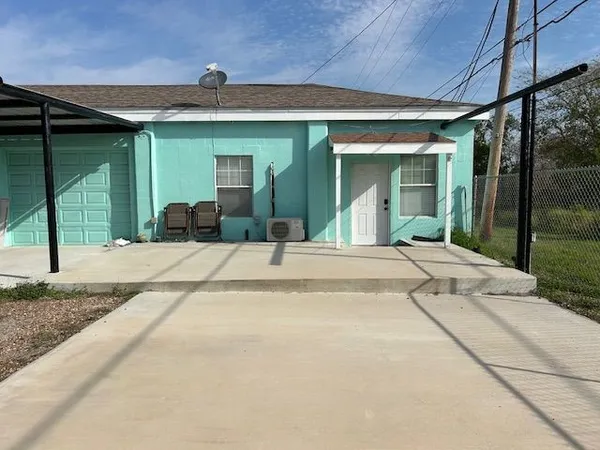 $1,750 | 633 North Commercial Street, Aransas Pass, TX 78336