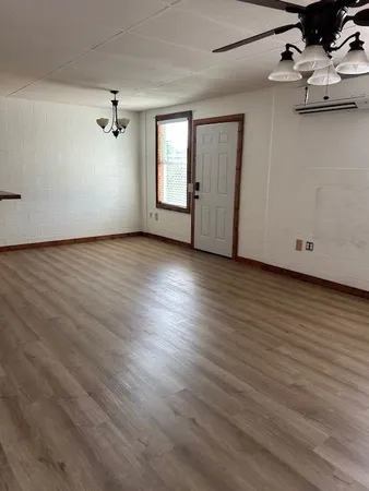 $1,750 | 633 North Commercial Street, Aransas Pass, TX 78336