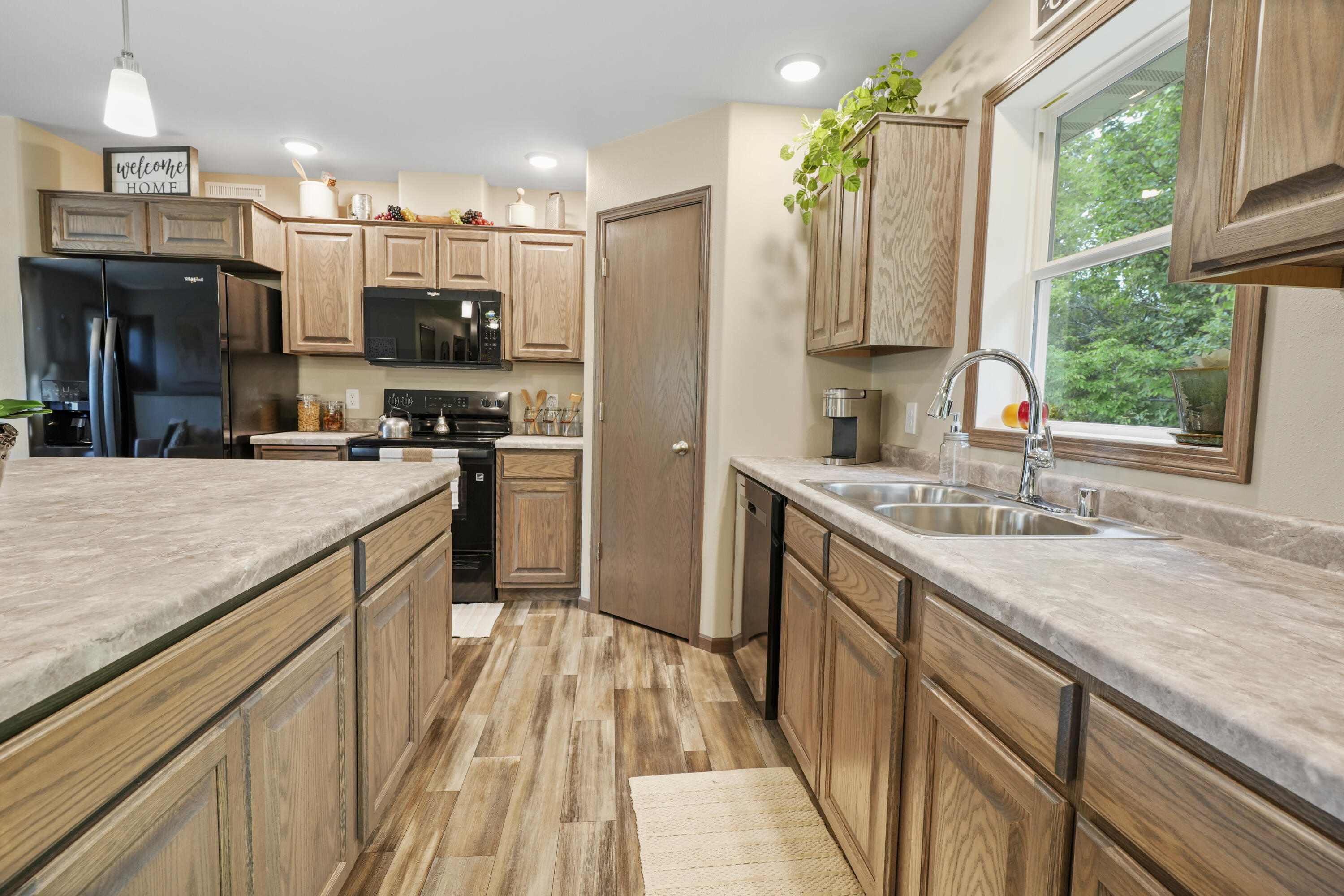1296 Bluff Road Whitewater, WI 53190 - Photo 6 of 17 Solid Oak Cabinets