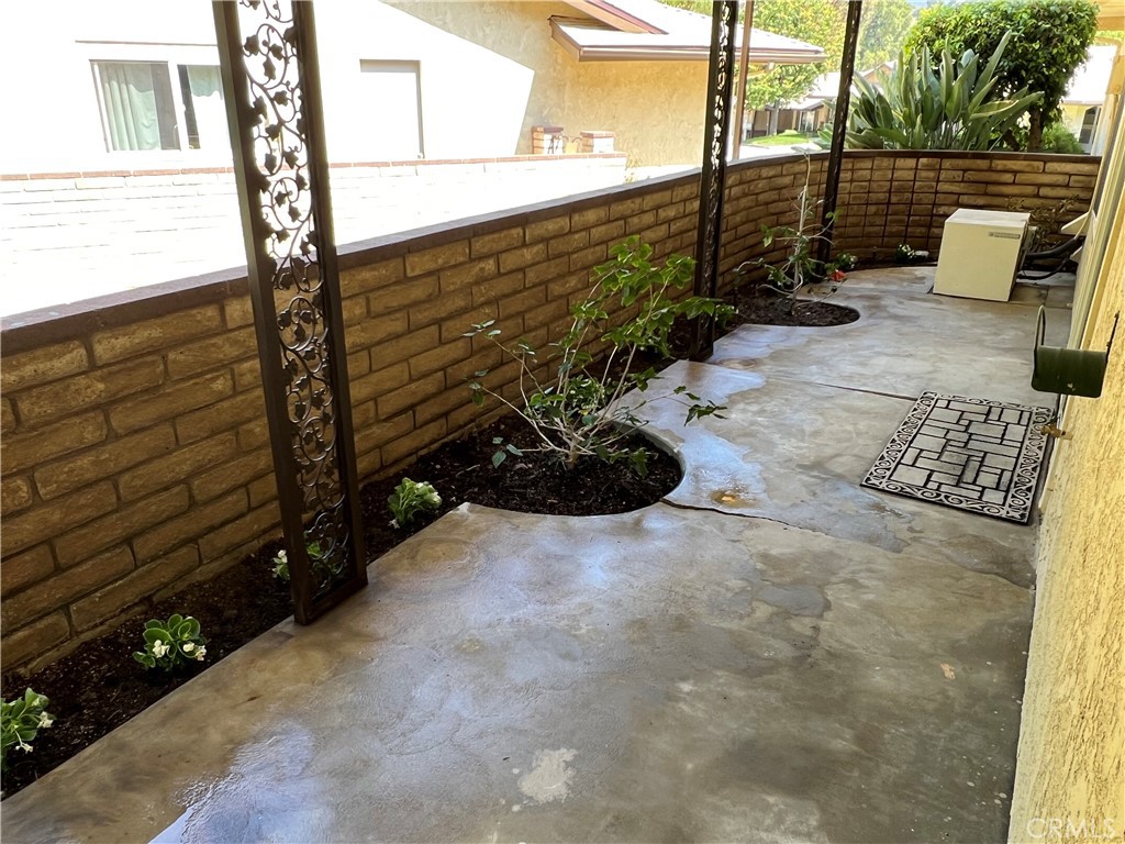 26574 Cardwick Court Newhall, CA 91321 - Photo 25 of 43 Backyard
