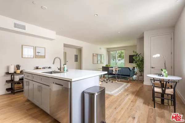 $4,575 | 3726 Kelton Avenue, Unit 102, Los Angeles, CA 90034