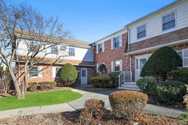 $249,000 | 64 Parkside Drive, Unit B, Suffern, NY 10901
