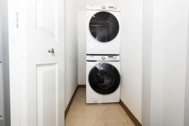 $2,400 | 520 West Huron Street, Unit 204, Chicago, IL 60654