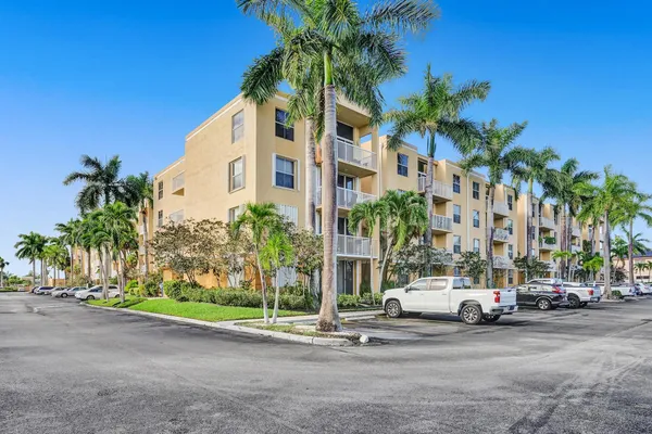 $299,900 | 1350 Southeast 3rd Avenue, Unit 406, Dania Beach, FL 33004