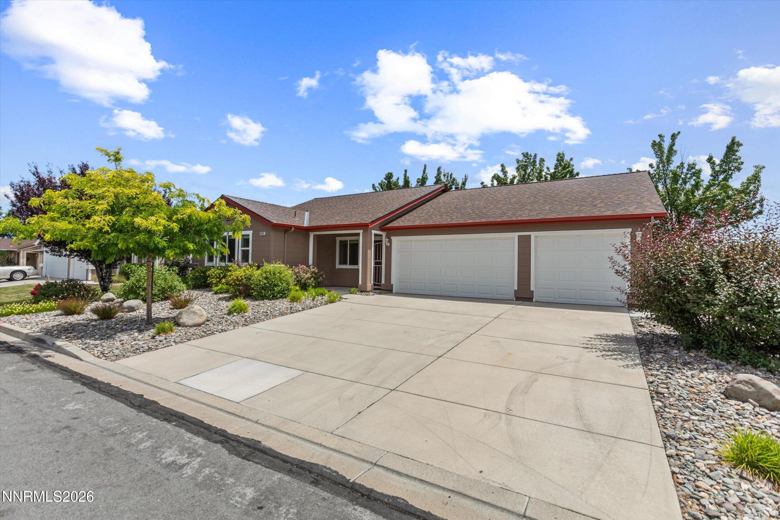 9830 Crystalline Drive Reno, NV 89506 - Photo 6 of 44 05-0Y7A3307