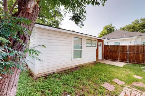 $525,000 | 712 West Eighth Street, Dallas, TX 75208