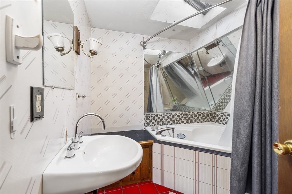 28 Armory Road Southbridge, MA 01550 - Photo 20 of 32