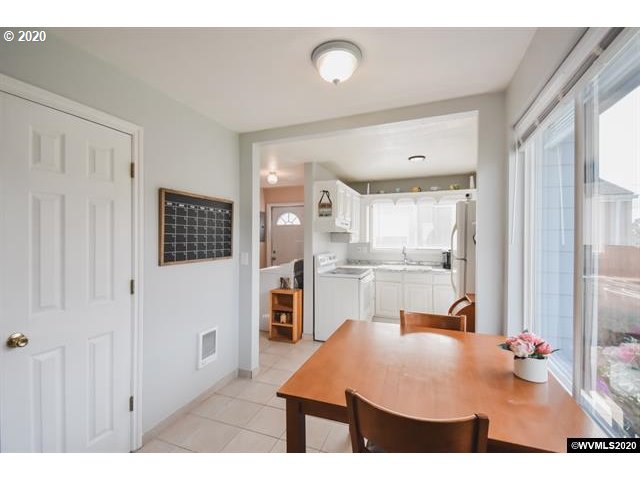 1505 Southwest Maple Street Albany, OR 97321 - Photo 11 of 32 Gallery Image 11