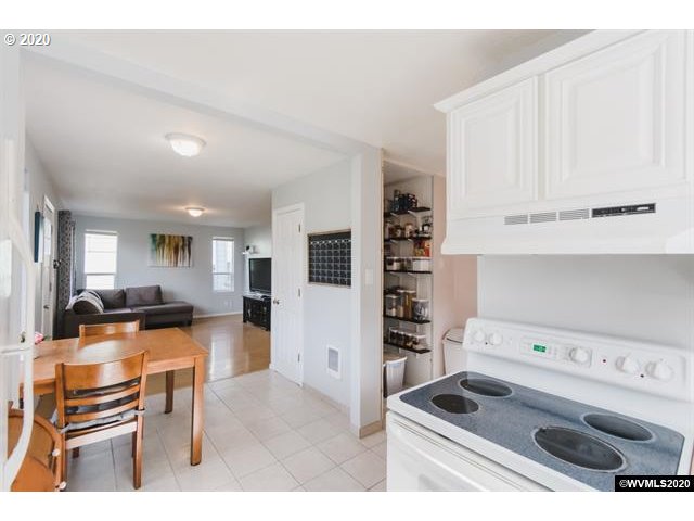 1505 Southwest Maple Street Albany, OR 97321 - Photo 3 of 32 Gallery Image 3