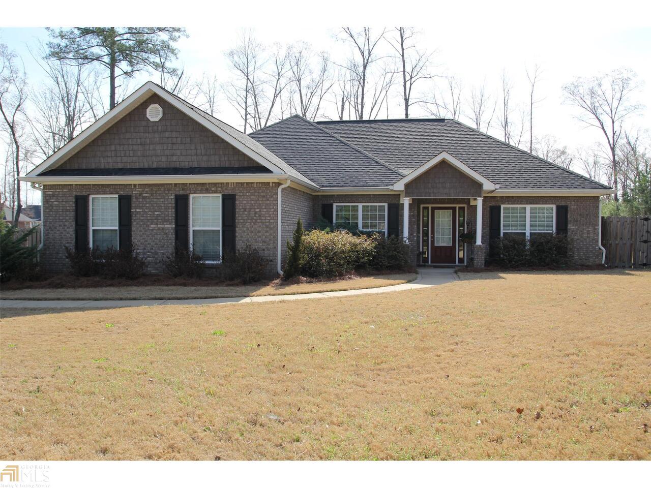 984 Old Dalton Road Northeast Rome, GA 30165 - Photo 1 of 1 a front view of a house with a yard