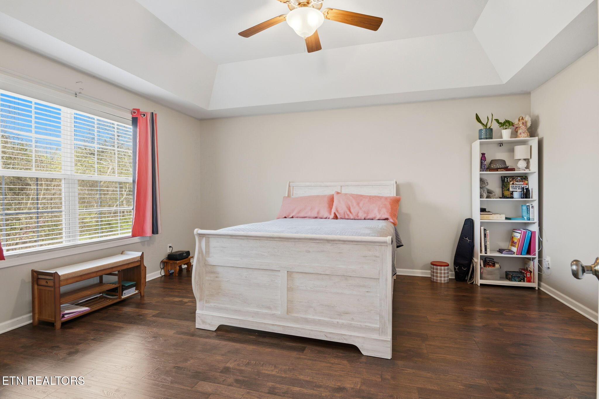 130 Flagstone Way Clinton, TN 37716 - Photo 22 of 44 Master Bedroom