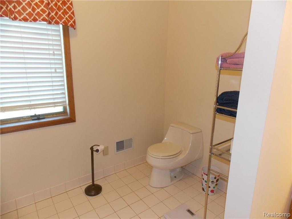 10955 Bethel Church Road Manchester, MI 48158 - Photo 20 of 39 Full_bath_toilet_girls.JPG