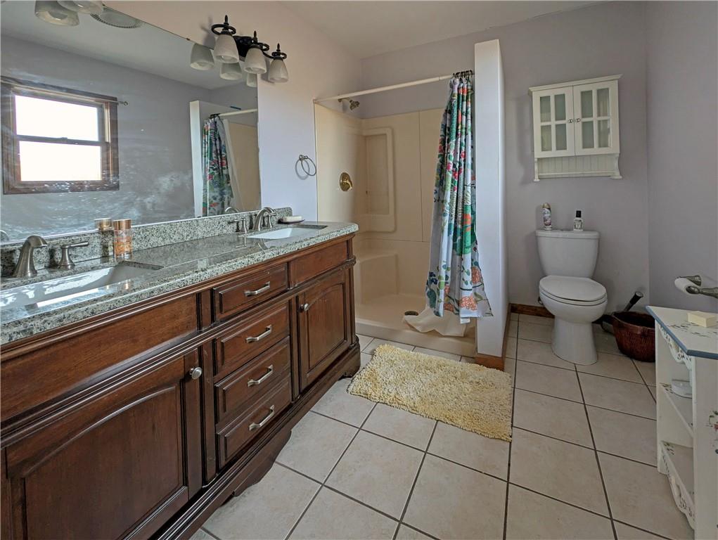 124 Zeigler Road Rochester, PA 15074 - Photo 16 of 29 Primary bath