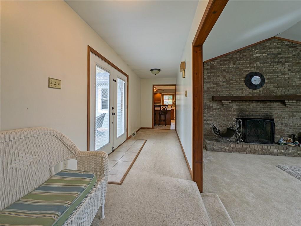 124 Zeigler Road Rochester, PA 15074 - Photo 6 of 29 Entry foyer