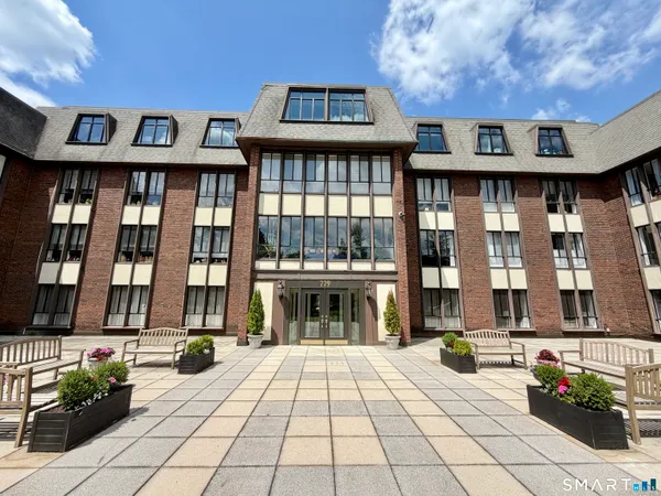 $344,900 | 779 Prospect Avenue, Unit 5, West Hartford, CT 06105