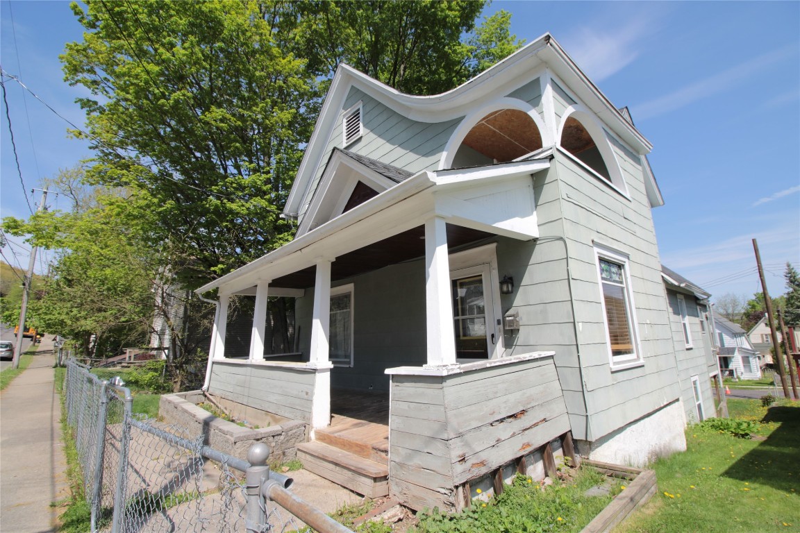 8 Sheldon Street Binghamton, NY 13903 - Photo 2 of 49