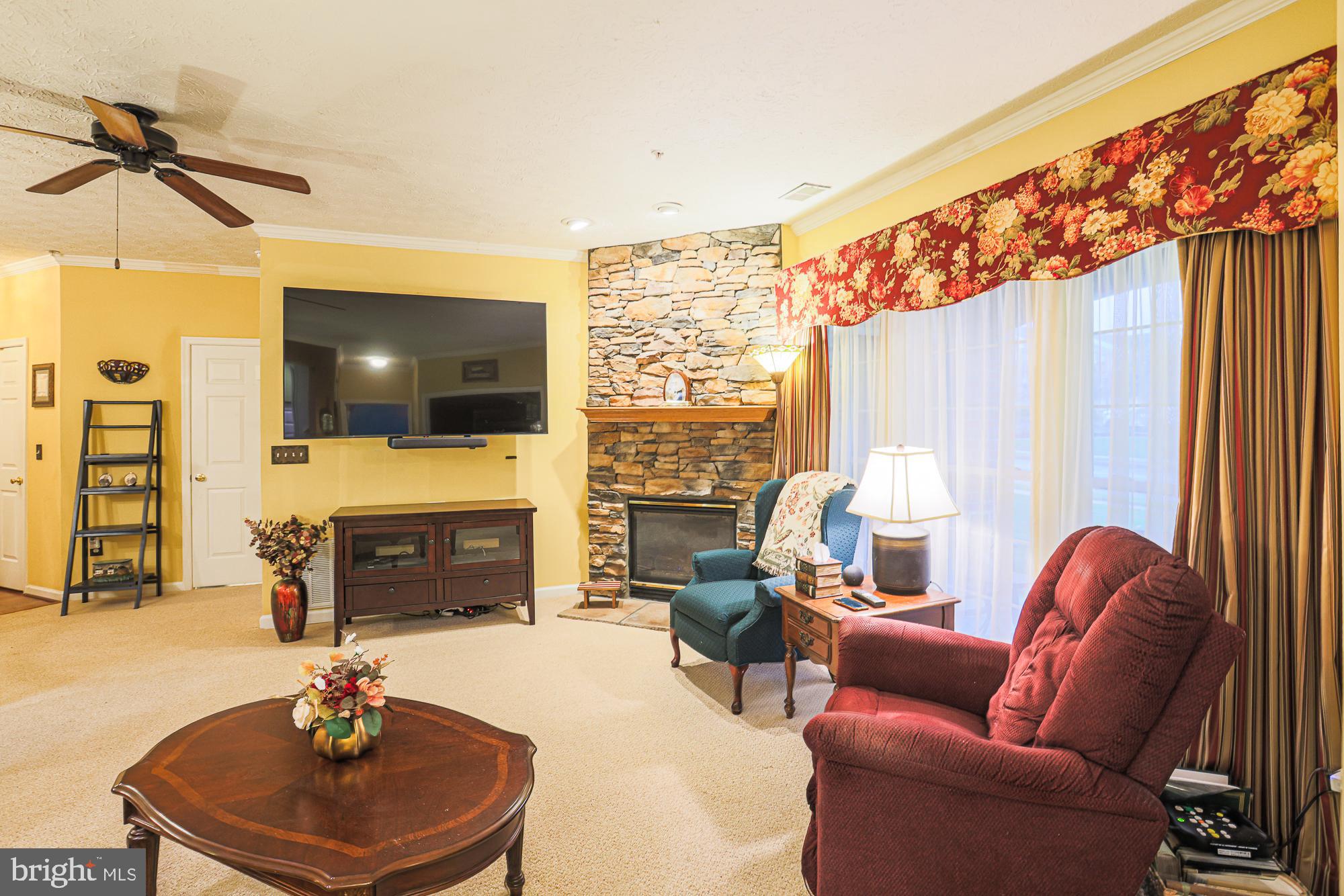 5246 Millfield Road, Unit 5246 Baltimore, MD 21237 - Photo 10 of 27 Living Room