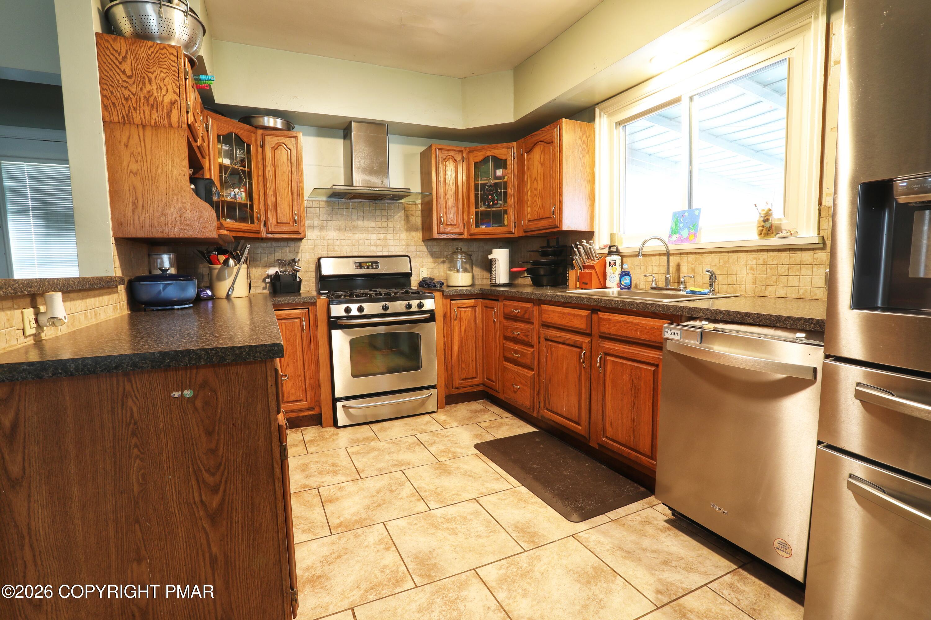 1229 Providence Road Scranton, PA 18508 - Photo 14 of 42 462A0054