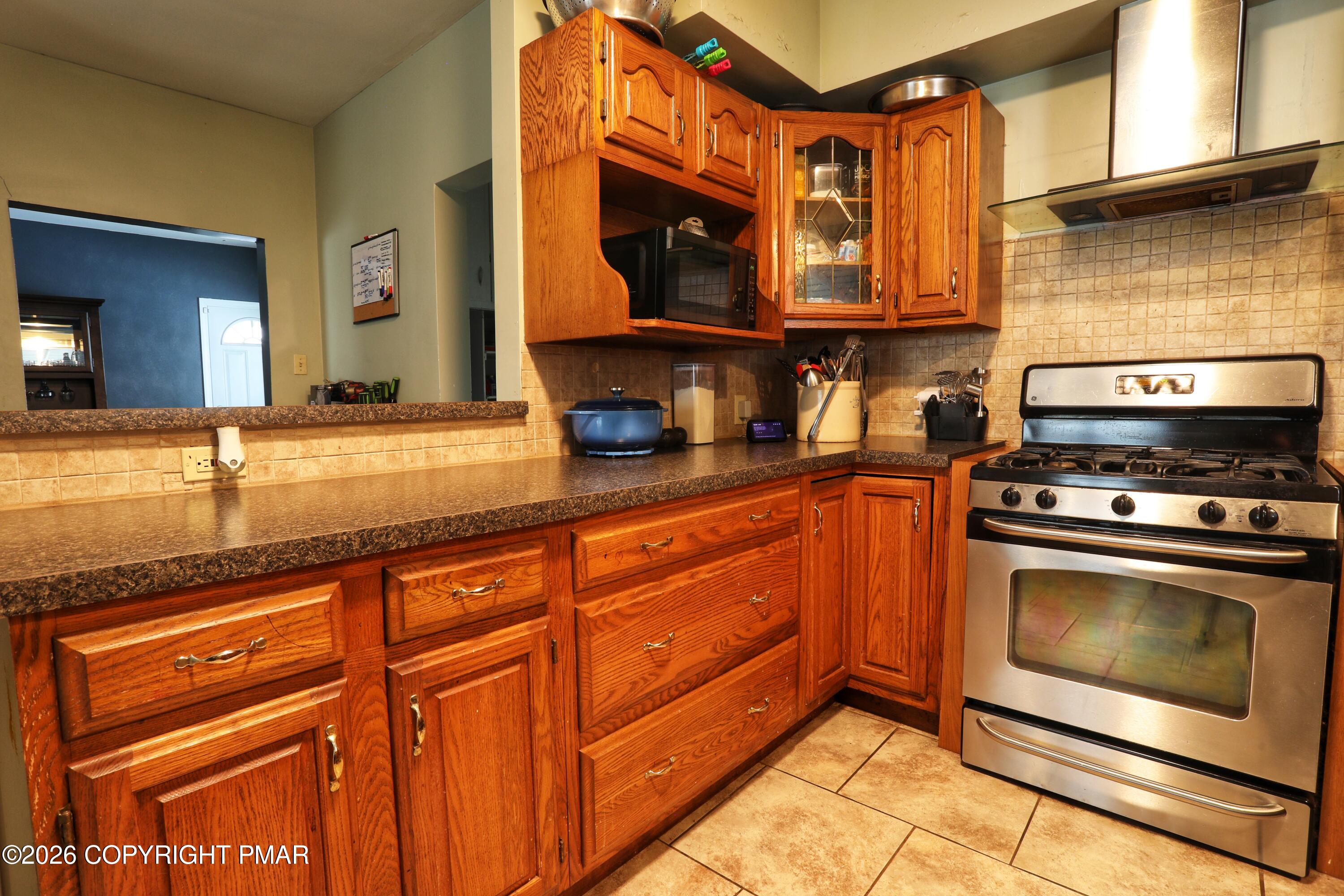 1229 Providence Road Scranton, PA 18508 - Photo 15 of 42 462A0056