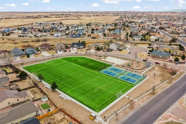 a picture of a wall with a white wall