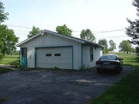 7164 West Cadmus Road Adrian, MI 49221 - Photo 3 of 8 919538-2.JPG