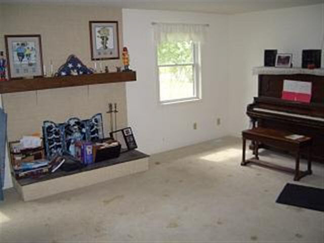 411 Hackett Road Goshen, IN 46528 - Photo 3 of 9 Gallery Image 3